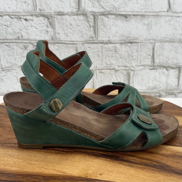 Taos Charade 5574 Womens 9/40 Green Gold Leather Hook & Loop Wedge Sandals - Picture 6 of 13